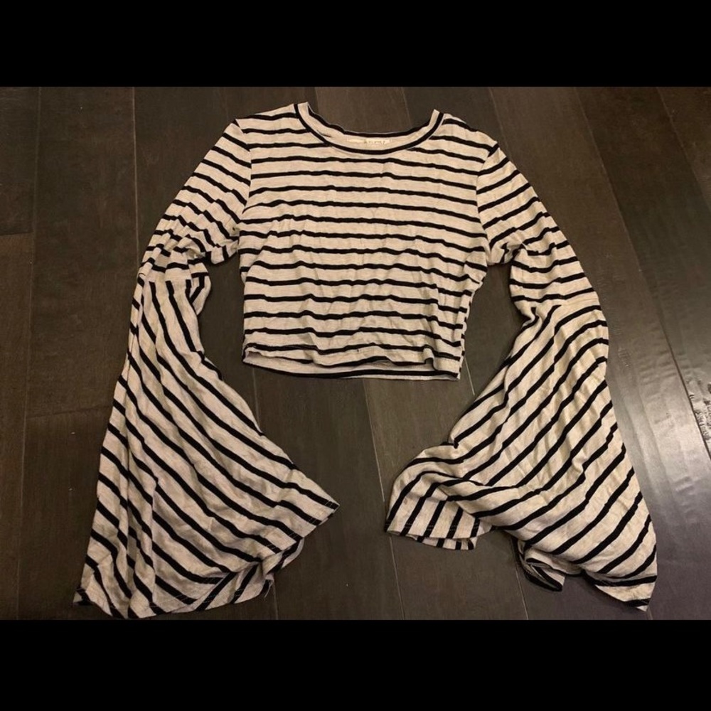 Cropped long sleeve striped